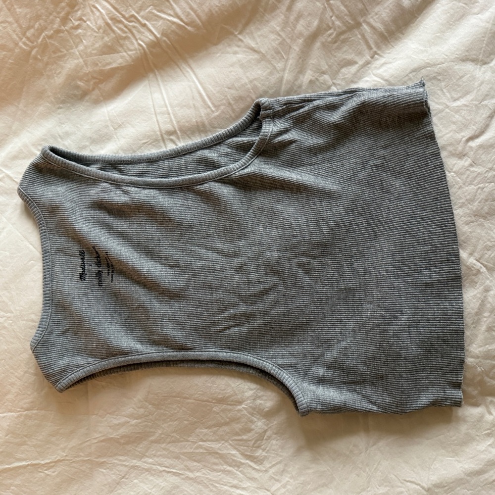 Gray Ribbed Crop Top - Picture 3 of 3